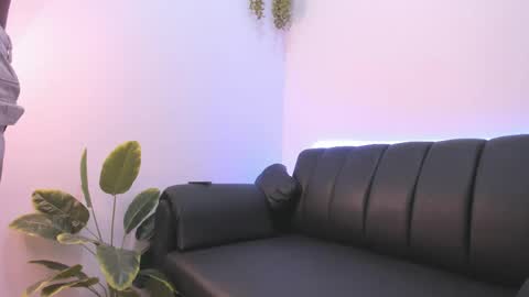 dereck_g online show from 04.10.26