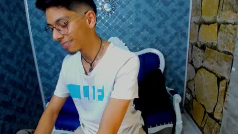 Snapshot of dereck_monroe chatting on 12.16.25 Dereck online show from 12.16.25