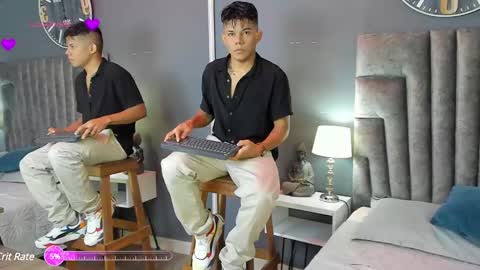 Snapshot of derek_hussain chatting on 12.22.24 Derek Hussain online show from 12.22.24