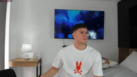 Snapshot of derek_hussain chatting on 02.04.25 Derek Hussain online show from 02.04.25