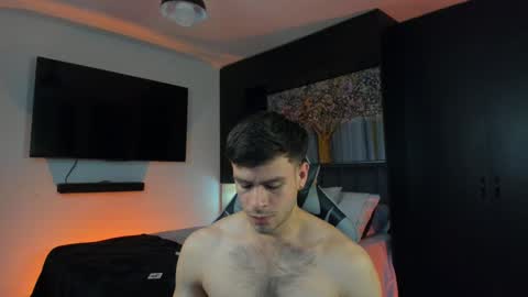 Snapshot of derek_hussain chatting on 09.15.25 Derek Hussain online show from 09.15.25