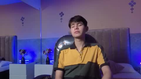 Snapshot of derek_sinn chatting on 03.01.26 derek_sinn online show from 03.01.26