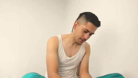 Snapshot of derek_vall chatting on 03.06.25 derek_vall online show from 03.06.25