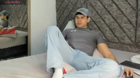 Snapshot of derek_voss chatting on 05.20.26 derek_voss online show from 05.20.26