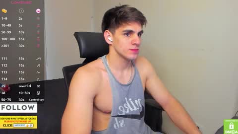 Snapshot of derekcb chatting on 12.03.25 Derekcb online show from 12.03.25