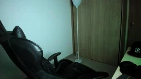 derekmuller11 online show from 04.15.26