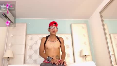 Snapshot of derekwildx chatting on 03.12.25 derekwildx online show from 03.12.25