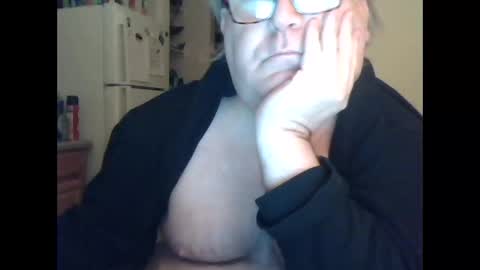Snapshot of derrickkearley2055 chatting on 11.30.25 derrickkearley2055 online show from 11.30.25