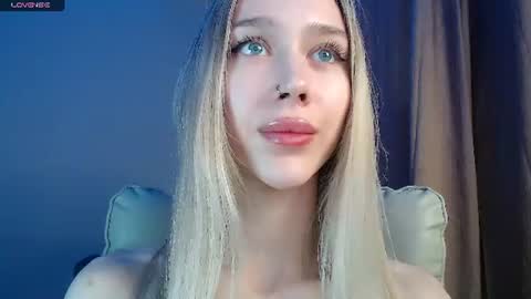 Snapshot of des_ch chatting on 06.17.26 Ari online show from 06.17.26