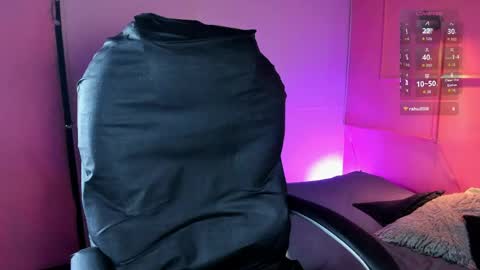 Snapshot of desi_latin chatting on 04.29.26 NTMY guys im a kinda desi from Medellin online show from 04.29.26