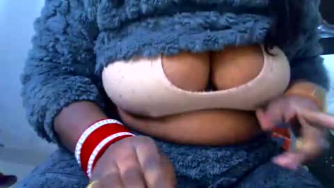 Snapshot of desi_punjabn chatting on 12.16.24 simran online show from 12.16.24