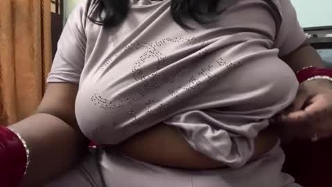 Snapshot of desi_punjabn chatting on 10.11.25 simran online show from 10.11.25