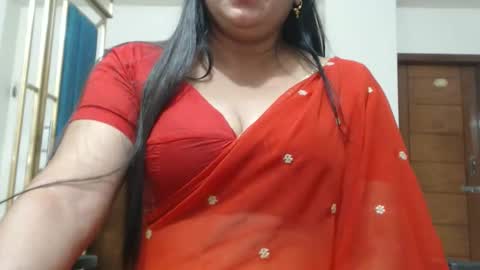 Snapshot of desimaisa130 chatting on 04.21.26 Maisa online show from 04.21.26