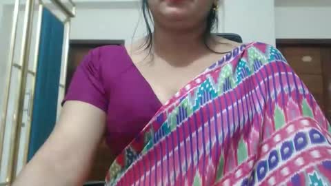 Snapshot of desimaisa130 chatting on 04.28.26 Maisa online show from 04.28.26