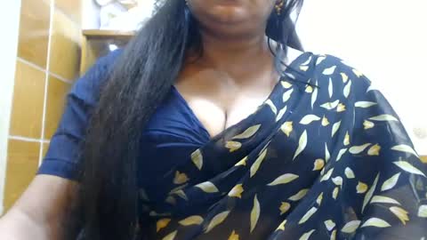 Snapshot of desimaisa130 chatting on 06.13.26 Maisa online show from 06.13.26