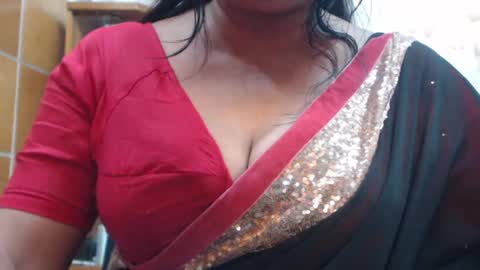 Snapshot of desimaisa130 chatting on 06.20.26 Maisa online show from 06.20.26