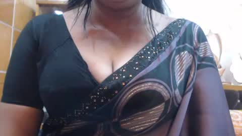 Snapshot of desimaisa130 chatting on 06.24.26 Maisa online show from 06.24.26