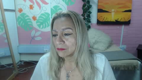 Snapshot of desire_latin chatting on 04.29.26 VALERIA online show from 04.29.26