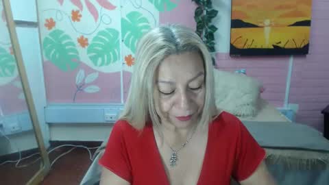 Snapshot of desire_latin chatting on 05.13.26 VALERIA online show from 05.13.26