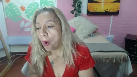 Snapshot of desire_latin chatting on 05.22.26 VALERIA online show from 05.22.26