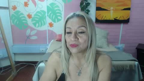 Snapshot of desire_latin chatting on 05.28.26 VALERIA online show from 05.28.26