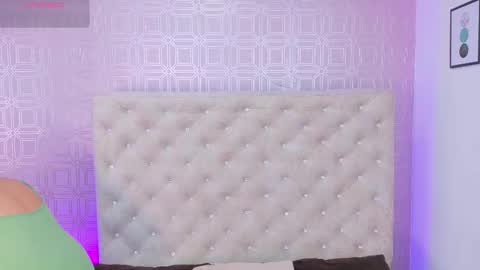 Snapshot of desire_sara chatting on 10.02.25 Sara Desire online show from 10.02.25