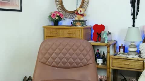 HellenMoon online show from 10.14.25