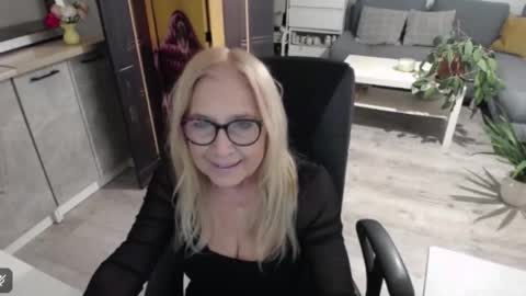 Snapshot of desiresofia chatting on 02.21.26 S O F I A online show from 02.21.26
