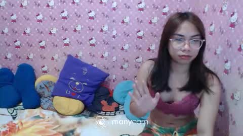 Snapshot of desiring4u chatting on 10.23.25 Lovie online show from 10.23.25