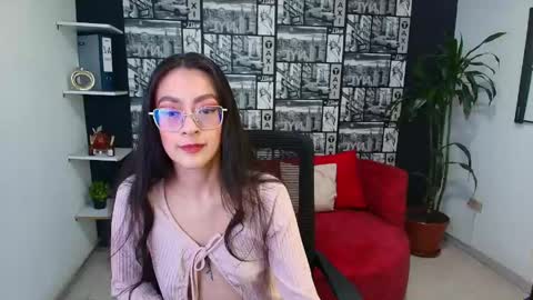 Snapshot of desiring__angel chatting on 05.18.26 Desiring Angel online show from 05.18.26