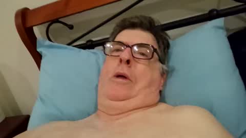 Desmon1958 online show from 04.12.26