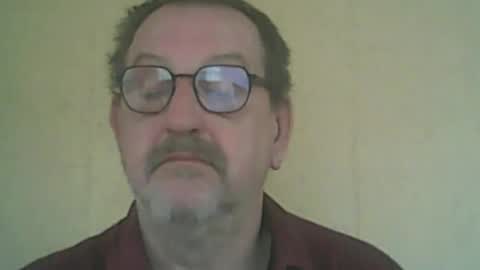 Snapshot of destelp chatting on 04.24.26 destelp online show from 04.24.26