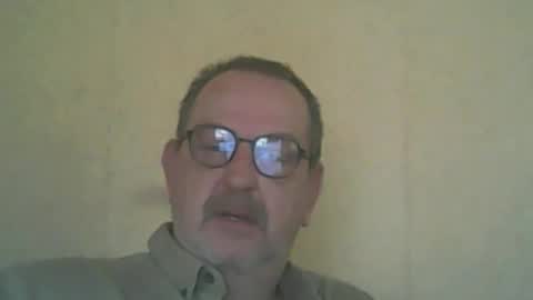 Snapshot of destelp chatting on 05.25.26 destelp online show from 05.25.26
