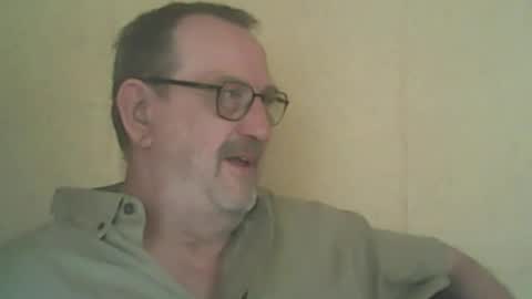 Snapshot of destelp chatting on 05.27.26 destelp online show from 05.27.26