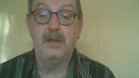 Snapshot of destelp chatting on 05.31.26 destelp online show from 05.31.26