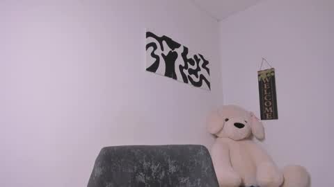 Snapshot of desty_y chatting on 02.20.26 desty_y online show from 02.20.26