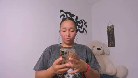 Snapshot of desty_y chatting on 02.22.26 desty_y online show from 02.22.26