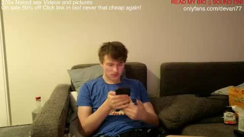 Snapshot of devantheplug chatting on 05.08.26 Devan online show from 05.08.26