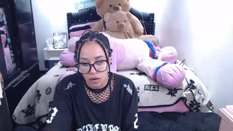 devi_black_13_ online show from 04.05.26