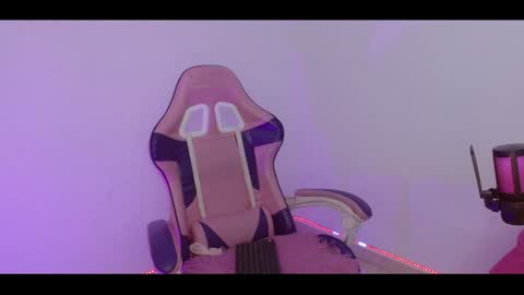 Snapshot of devilchlloe chatting on 12.13.24 devilchlloe online show from 12.13.24