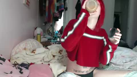 Snapshot of devilg1rl chatting on 04.30.26 poutyangel online show from 04.30.26