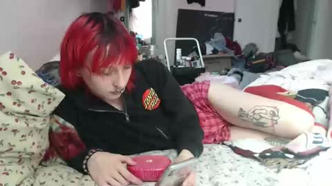 Snapshot of devilg1rl chatting on 05.01.26 poutyangel online show from 05.01.26