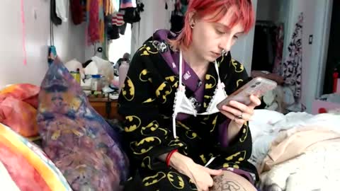 Snapshot of devilg1rl chatting on 05.23.26 poutyangel online show from 05.23.26