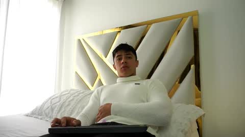 Devin Hunter online show from 02.24.25