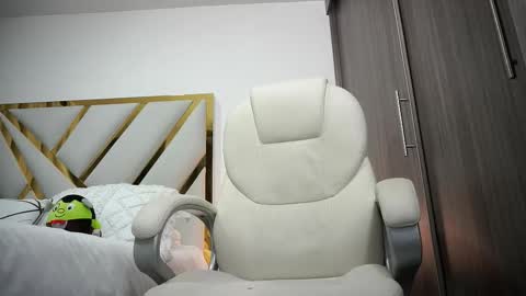 Devin Hunter online show from 09.17.25