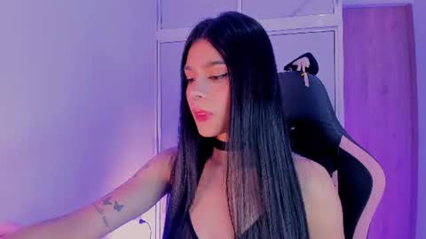 Snapshot of devours_fire chatting on 06.25.26 Sara 3 online show from 06.25.26