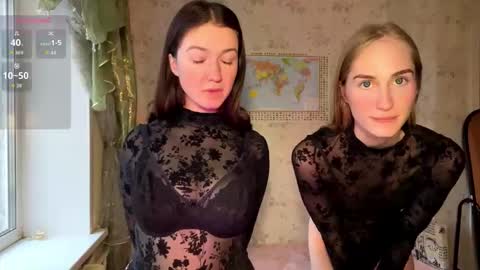 Snapshot of devpip chatting on 11.22.25 Pippi online show from 11.22.25