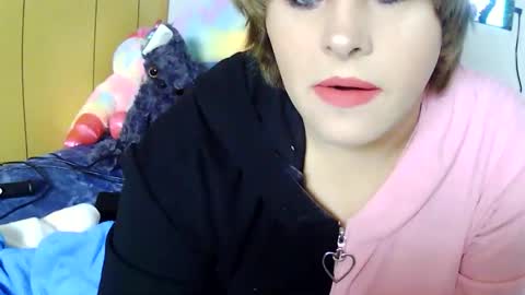 Snapshot of devykitten2018 chatting on 04.19.26 devykitten online show from 04.19.26