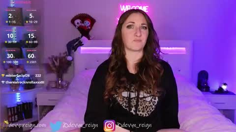 Devyn Reign online show from 12.19.25