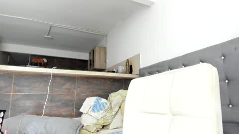 thumb up me please its important online show from 01.10.26